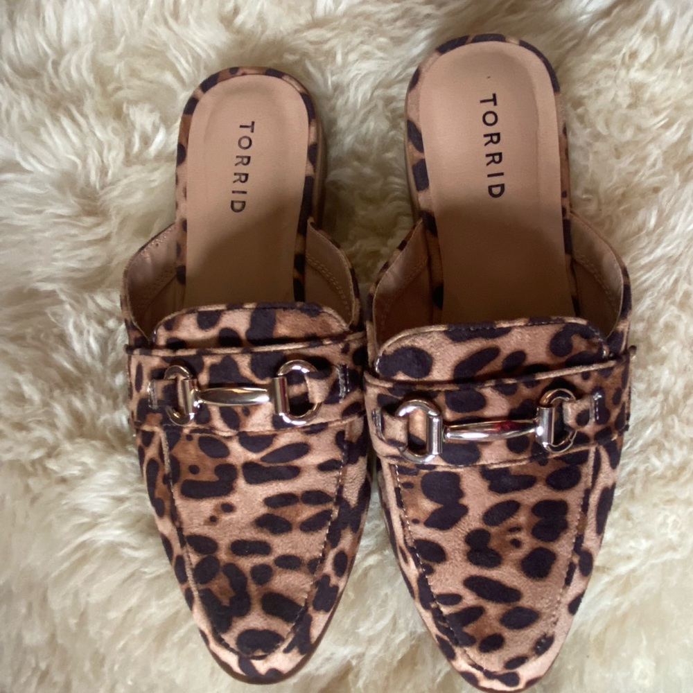 Torrid size 8 leopard mules